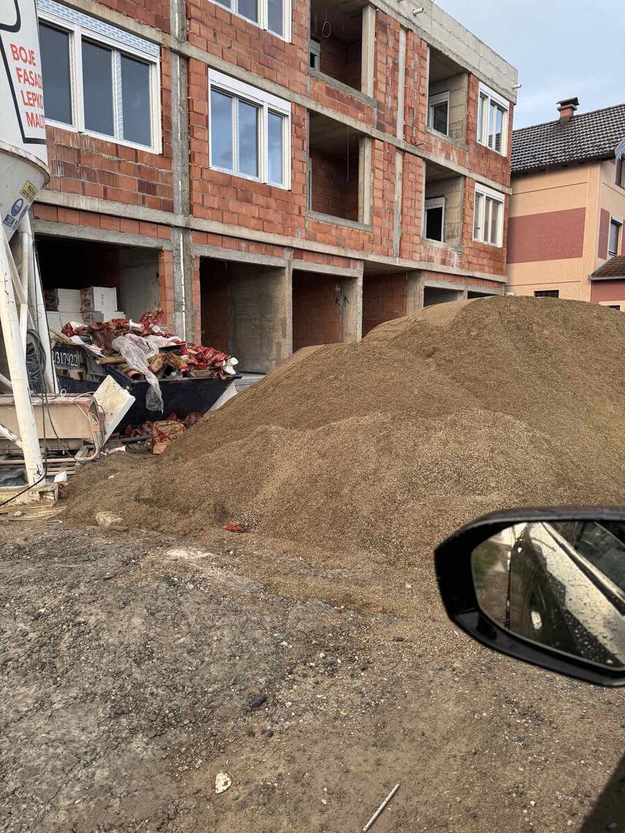Materijal na gradilištu — pesak za košuljicu