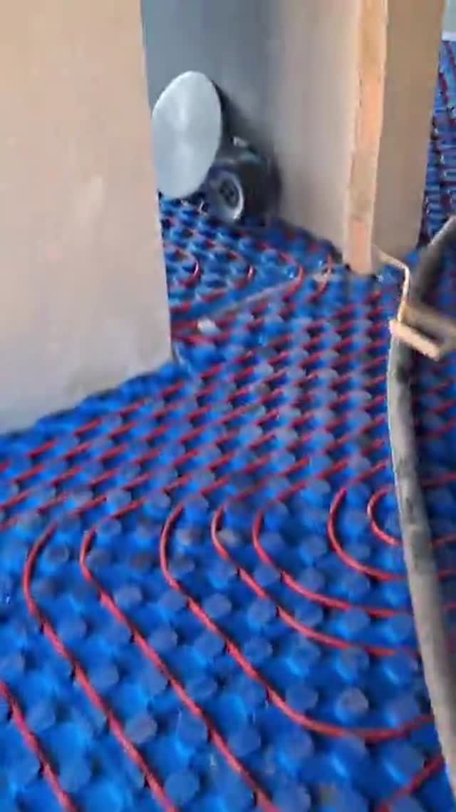 Klikni da putiš video — izlivanje cementne košuljice